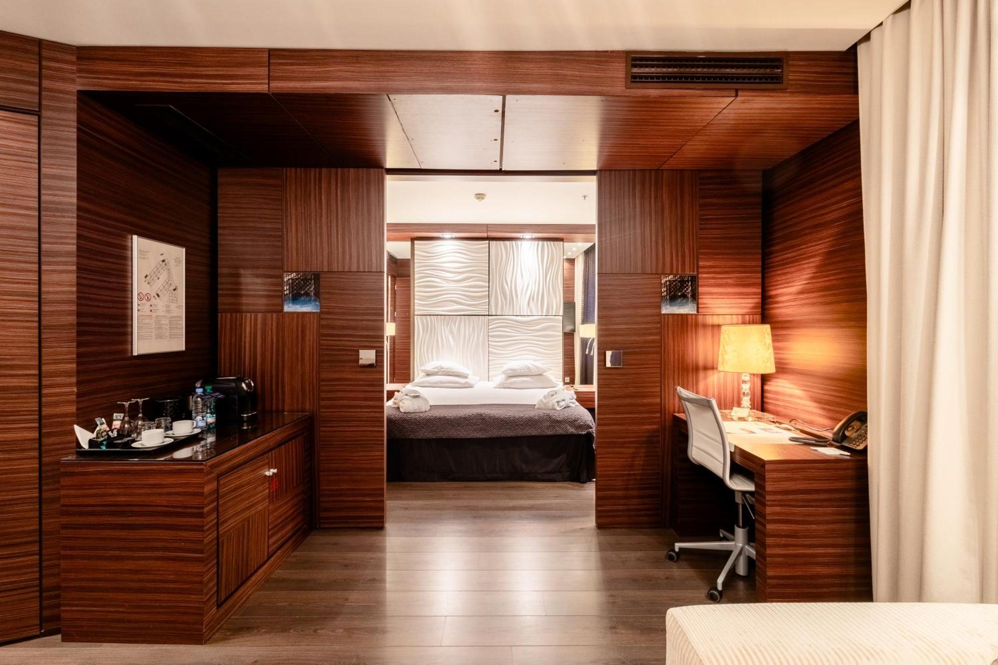 Khách sạn Tallink 4*